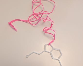 Diez collares de serotonina que brillan en la oscuridad