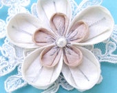 Kanzashi Hair Flower, Japanese wedding, winter wedding, ivory kanzashi, short hair bridal, bridal hair clip, lace hair clip, ivory clip