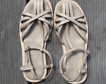Zapatos de verano con tiras, sandalias de cuero color nude, sandalias de cuero color café con leche, zapatos planos de verano con tiras, sandalias cómodas color nude.