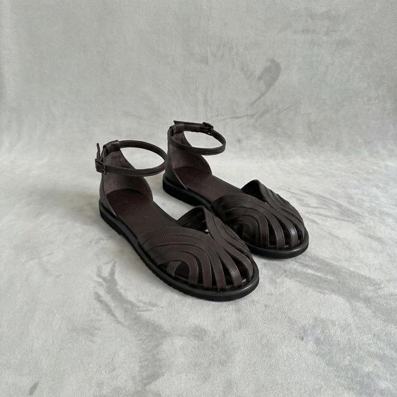 Sandalias minimalistas de cuero color marfil, bailarinas de verano estilo griego, zapatos de novia bohemios, alpargatas de cuero con punta cerrada, calzado de cuero suave. imagen 16