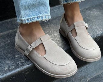 Bailarinas Mary Jane de ante para mujer, zapatos con tira en T en color beige marfil, bailarinas de cuero hechas a mano, mocasines estilo descalzo, zapatos cómodos de horma ancha.