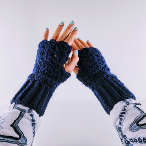 Delicate Lace Fingerless Gloves Crochet Pattern - Fingerless Glove Crochet Pattern - Texting Gloves - Wrist Warmers - Instant Download PDF