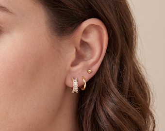 18 kt gold filled stokbrood CZ-oorbellen set, sierlijke gouden bal stud en knuffelringen, minimalistische gouden oorbellen, alledaagse stapelsieraden