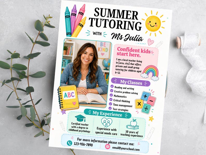 Op de afbeelding: Een flyer die zomertutorlessen promoot met de tekst "Summer Tutoring with Ms Julia." De flyer bevat een foto van een lachende vrouw, kleurrijke kleurpotloden en een notitieboek met "ABC". Het vermeldt lessen en ervaring.