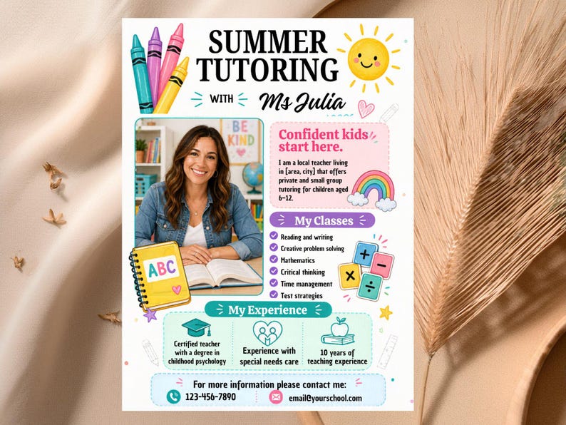 Op de afbeelding: Een kleurrijke flyer die zomertutorlessen promoot. De flyer toont een lachende vrouw, de tekst "SUMMER TUTORING with Ms Julia", en illustraties van kleurpotloden, een zon en een regenboog. Het vermeldt lessen en ervaring.