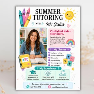 Op de afbeelding: Een kleurrijke flyer die zomertutoring met mevrouw Julia promoot. De flyer toont een lachende vrouw, kleurpotloden, een zon en de tekst "ZOMERTUTORING". Het vermeldt lessen zoals lezen, wiskunde en creatief probleemoplossen.