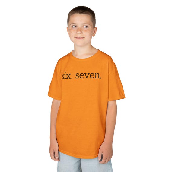 six. seven. Kids T-Shirt | Minimal