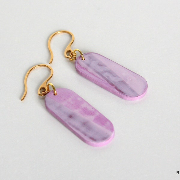 Mauve Polymer Clay Earrings, Marbled Clay Earrings, Small Batch Jewelry, Polymer Clay Jewelry, Gold Tone Earrings, Capsule Shape Earrings