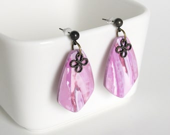 Mauve Marbled Polymer Clay Earrings: Antique Bronze Cloverleaf Posts