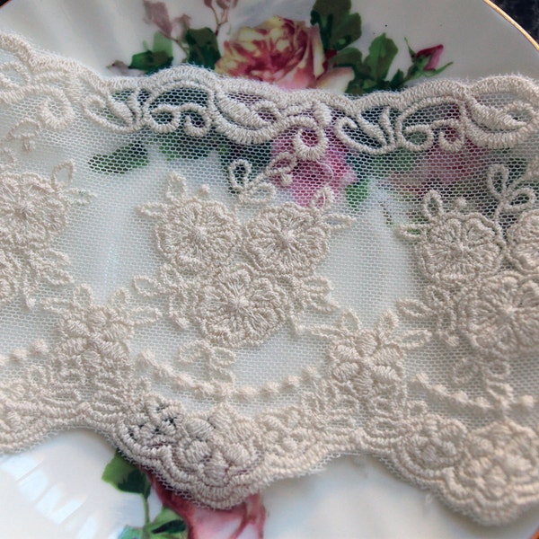 Reneabouquets Trim- 3.5 Inch Wide Timeless Vintage Lace In Ivory By The Yard For Crafts, Home, Wedding, Doll Making, Sewing,  Decorating