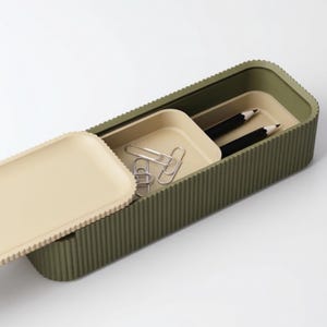 Schiebe-Federmäppchen mit matter Oberfläche – Aufbewahrungsbox mit geripptem Design – Japanisches/Skandinavisches Büroaccessoire – Geschenkidee für Schreibwarenliebhaber
