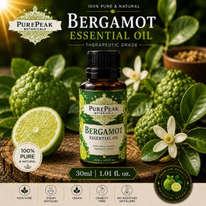 Puede incluir: Una botella de 30 ml de aceite esencial de bergamota con una etiqueta "PurePeak Botanicals". La imagen incluye frutos verdes de bergamota, una bergamota en rodajas y flores blancas. El texto indica que es 100% puro y natural.
