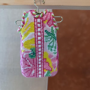 Hanger Ornament With Lining