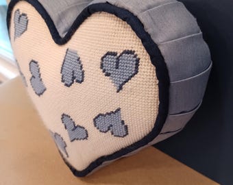 Round Pillow with Gusset Edge, Cording and Invisible Zipper - Needlepoint Pillow Finishing Service
