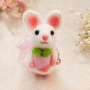 Handmade Felt Mouse Figurine with Fruit – Peach, Strawberry, Grape Cute Mini Felt Gift, Personalized Wool Felt Animals, Custom Mouse Charm