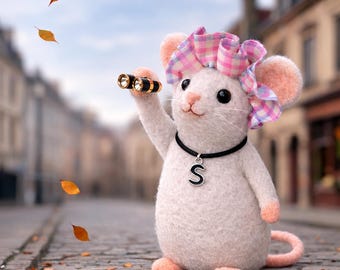 Filz Reisemaus mit Fernglas - Benutzerdefinierte Initiale, Abenteuer-Liebhaber-Geschenk, Geschenk für neues Kapitel, Abschlussgeschenk, handgefertigtes niedliches Reisegeschenk