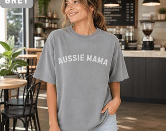T-shirt i komfortfärg unisex, hundtröja för australiensisk mamma, present till australiensisk mamma, australisk herdehund, rolig t-shirt med rund hals