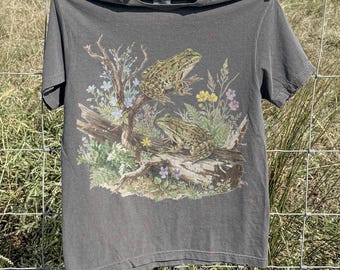 Vintage Woodland Frog T-Shirt, Retro Forest Wildlife Comfort Colors® Tee, Nature Illustration Shirt