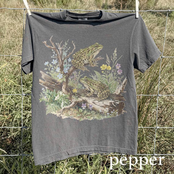 Vintage Woodland Frog T-Shirt, Retro Forest Wildlife Comfort Colors® Tee, Nature Illustration Shirt