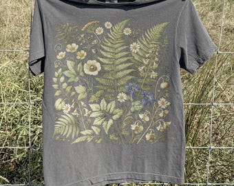 Vintage Botanical Fern Graphic Comfort Colors® Shirt, Cottagecore Garden Nature Floral Art Tee