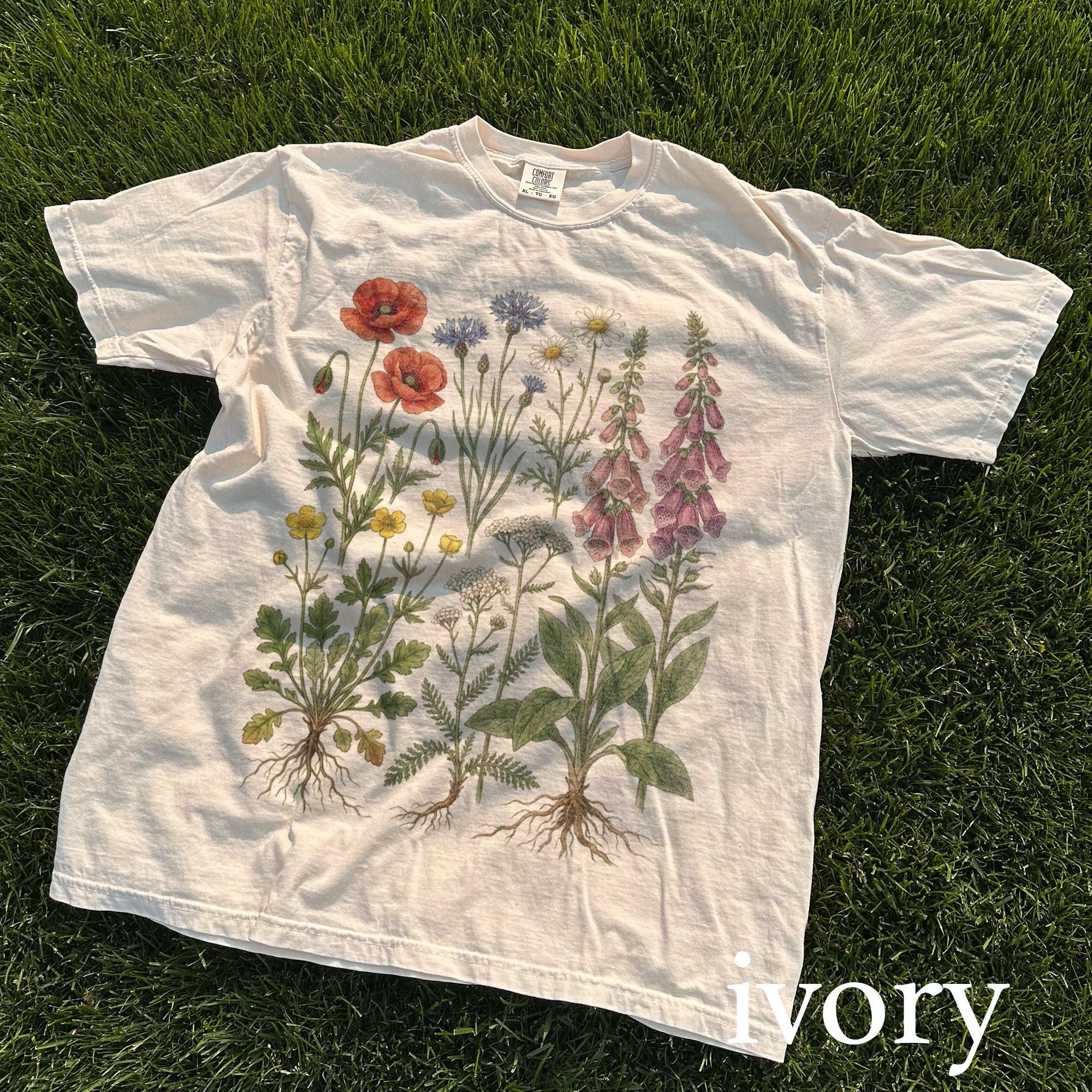 Vintage Wildflower Botanical Graphic Tee, Retro Cottagecore Comfort ...