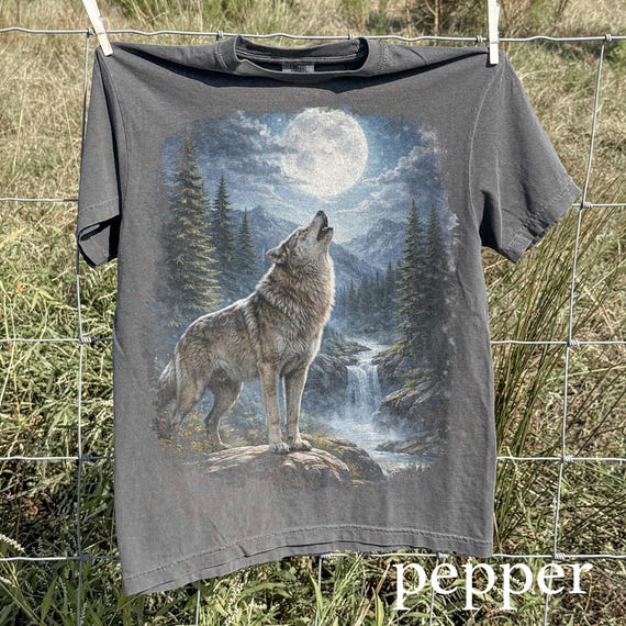 Vintage Howling Wolf Graphic Tee, Moonlit Forest Wildlife Shirt, Night Nature Retro Outdoor Top, Comfort Colors® Animal Gift Tee