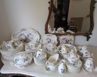 Vintage WEDGWOOD Large Pieces Queensware Porcelain in the Williamsburg Potpourri Pattern. Group of 12 placement.Total of approx.80 Pieces.