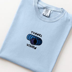Maglietta ricamata Comfort Colors® Dog Agility Tunnel Vision / T-shirt unisex / T-shirt grafica per amanti degli sport cinofili