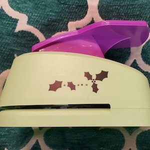 McGill Punch Holly Berries Bow Stocking Star Leaf Builder Christmas Card Paper