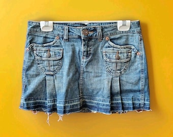 Vtg Candies Jean Mini Skirt Denim Juniors Size 5 Pleated Frayed Faded Y2K Cinch