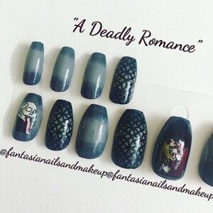 Fake nails, vampire nails, Halloween nails, press on nails, glue on nails, gothic nails, skull nails, made to order nails, fake nail set
