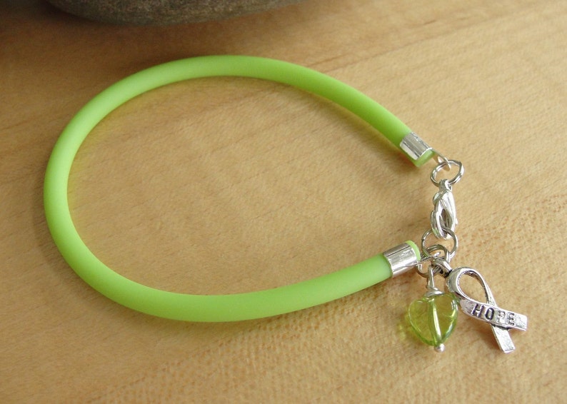 Lindgrünes Bewusstseinsarmband Kautschuk Muskeldystrophie MD, Lyme-Borreliose, Non-Hodgkin-Lymphom NHL, Duchenne-Muskeldystrophie DMD HOPE Ribbon Charm