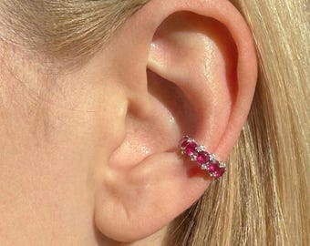 Orecchino a polsino in argento sterling con rubino e zirconi cubici - Senza piercing, avvolgente per cartilagine e elica