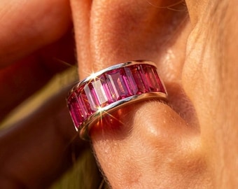 Orecchino a clip con baguette rosso rubino in argento sterling 925 rodiato, senza piercing, singolo paio.