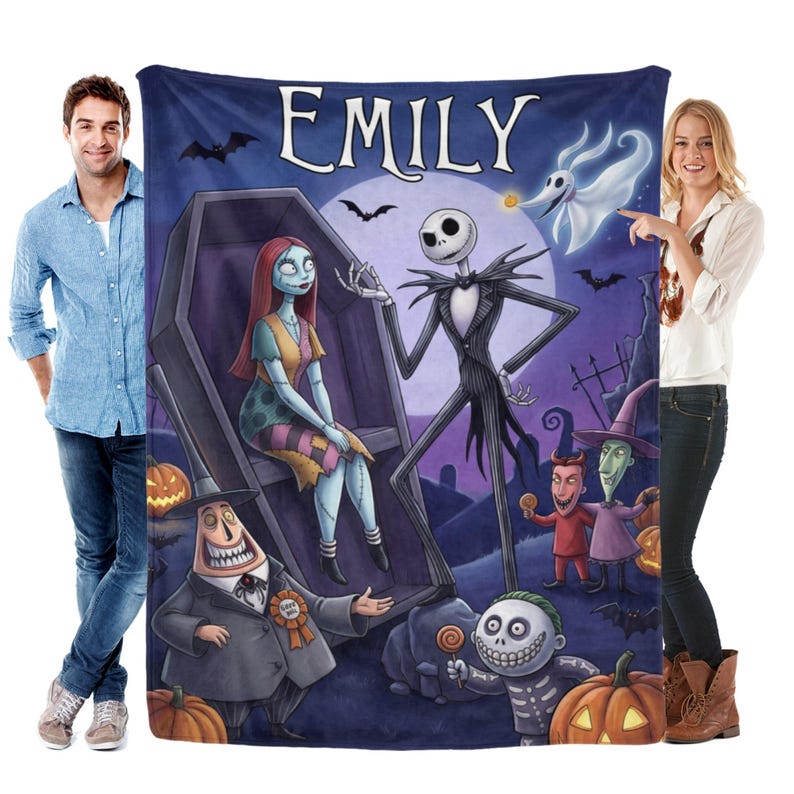 Manta de franela personalizada con los nombres de Jack y Sally, manta navideña gótica personalizada, decoración para amantes del cine, manta para el sofá, regalo de cumpleaños para niños. imagen 2