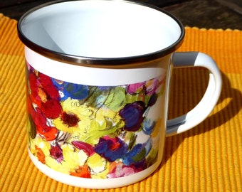 Weiße Emaille-Tasse mit Motiv "Blumen bunt"