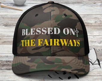 Blessed On The Fairways Camo Golf-Hut, Christian Golf Cap Frauen, Glaube Trucker Hat, Gestickte Camo Cap, Golf Geschenk für Sie