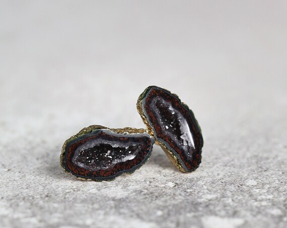 Tabasco Geode Earrings - Geode Crystal Studs
