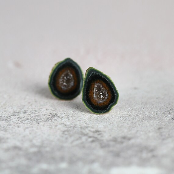 Tabasco Geode Earrings - Geode Crystal Studs