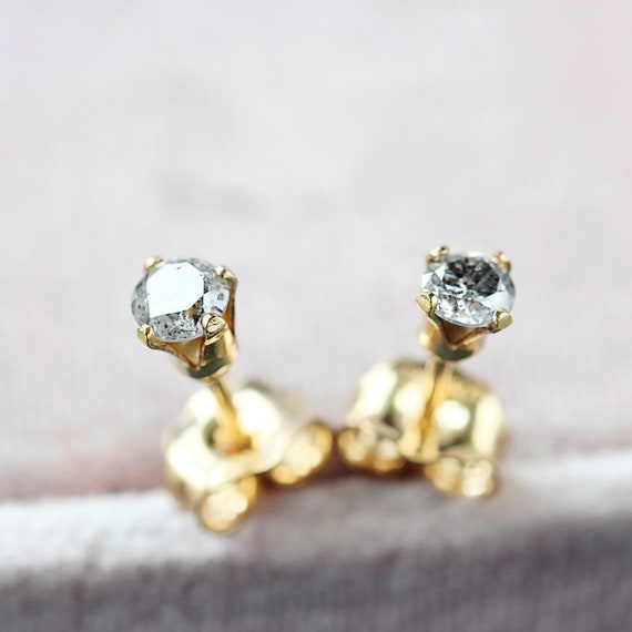 SINGLE Diamond Stud Earring - Grey Diamond Earring