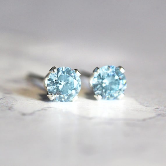 Aquamarine CZ Stud Earrings - Hypoallergenic Cubic Zirconia Ocean Blue Ear Studs