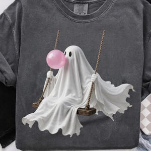 T-shirt fantôme sur balançoire | Pull fantôme chewing-gum Halloween | Cadeau d'automne effrayant