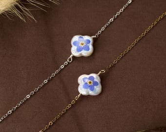 Forget Me Not Flower Baroque Pearl Bracelet, Clover Pearl Memorial Jewelry, Long Distance Gift, Mother of Pearl Bracelet for Mom