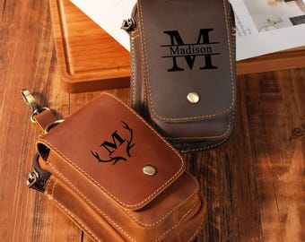 Personalisierte Ledergürteltasche - Monogramm Herren-Hüftgürteltasche, hellbraun oder dunkelbraun, 21,6 x 11 cm