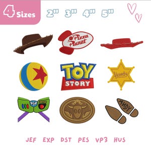 Puede incluir: Una colección de nueve diseños de bordado a máquina que incluyen un sombrero de vaquero marrón, un cohete de Pizza Planet, un sombrero rojo, una pelota amarilla con una estrella roja, el logotipo de Toy Story, una estrella de sheriff amarilla, una pieza de pecho de traje espacial verde, una hebilla de cinturón de toro y dos huellas con el nombre Andy. Disponible en tamaños de 2, 3, 4 y 5 pulgadas y formatos JEF, EXP, DST, PES, VP3 y HUS.
