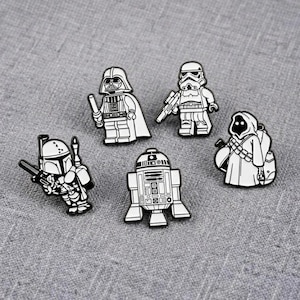 Sci-Fi-Charakter-Emaille-Pin-Set, Weltraumfilm-Brosche, minimalistisches Schwarz-Weiß-Flair