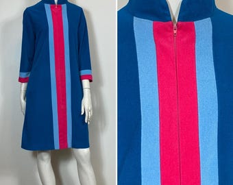 60s Mod Vanity Fair Short Robe Turquoise & Hot Pink Stripes | Fall / Winter Housecoat Nightgown Robe Size 10 Modern S - M