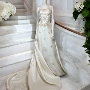 Y2K Wedding Dress| 00s Beige & White Floral Embroidered Dream L&#39;Amour Vintage Wedding Dress Size 10