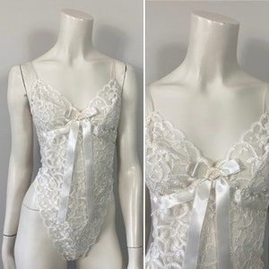 80er Jahre Spitze Teddybär Neu mit Etikett&gt;Cinema Etiole Braut Tanga Teddy Dessous Elfenbein Brautdessous| Spitze Hi Cut Onsie | Deadstock n wt Medium