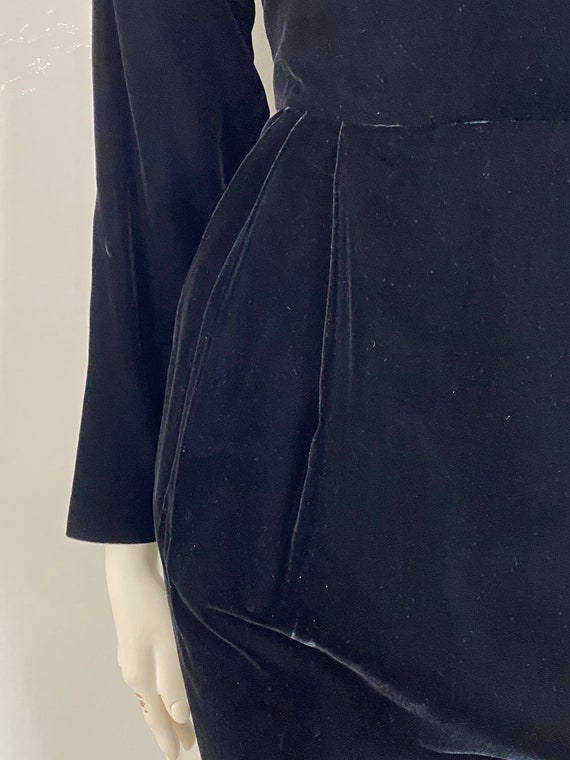 80s Backless Black Velvet Cocktail Party Dress w/… - image 5